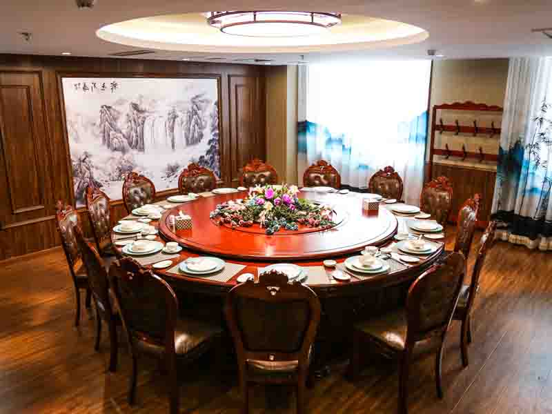 豪华包间